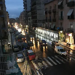 Bed & Breakfast Na Tazzulel E Cafe, Napoli